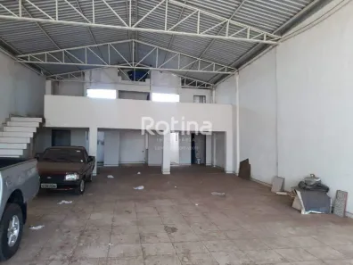 Galpão/Depósito/Armazém para alugar, 360m² no Marta Helena, Uberlândia
