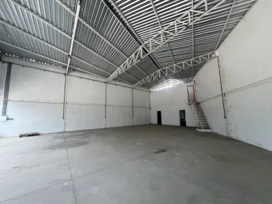 Galpão/Depósito/Armazém para alugar, 340m² no Pescaria, Maceió