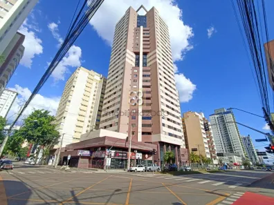 Apartamento com 2 Quartos para alugar, 99m² no Centro, Curitiba