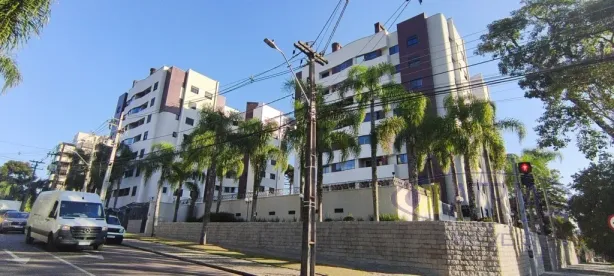 Apartamento com 3 Quartos para alugar, 127m² no Água Verde, Curitiba
