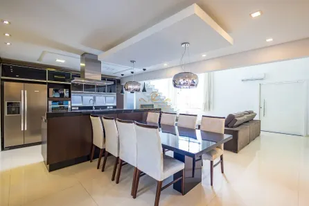 Casa de Condomínio com 4 Quartos para alugar, 224m² no Butiatuvinha, Curitiba