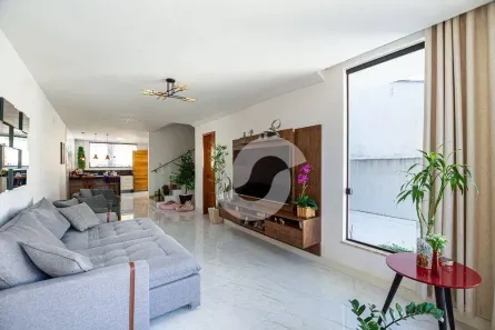 Casa com 3 Quartos à venda, 150m² no Itaipu, Niterói