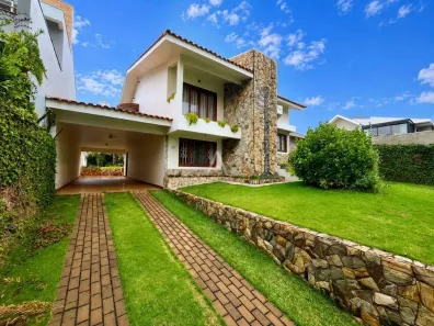 Sobrado com 4 Quartos para alugar, 270m² no Jardim La Salle, Toledo