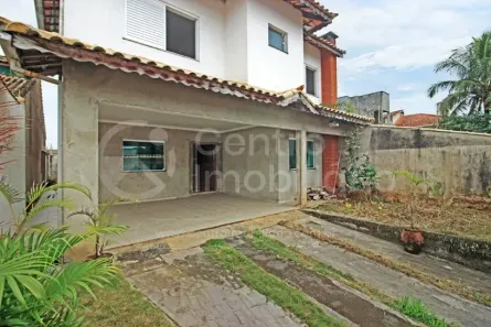 Casa com 4 Quartos à venda, 241m² no Jardim Star, Peruíbe