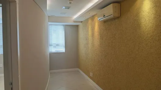 Sala Comercial à venda, 33m² no Centro, Caxias do Sul