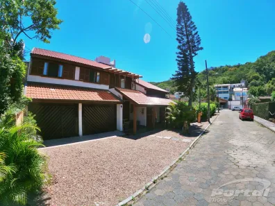 Casa com 3 Quartos à venda, 177m² no , Penha
