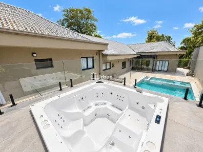 Casa de Condomínio com 3 Quartos à venda, 680m² no São Paulo II, Cotia