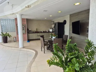 Casa com 4 Quartos à venda, 418m² no Camboinhas, Niterói