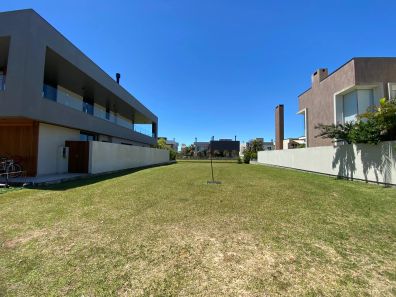 Lote/Terreno à venda, 428m² no Laranjal, Pelotas
