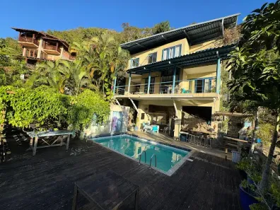 Casa de Condomínio com 3 Quartos à venda, 277m² no Itacoatiara, Niterói