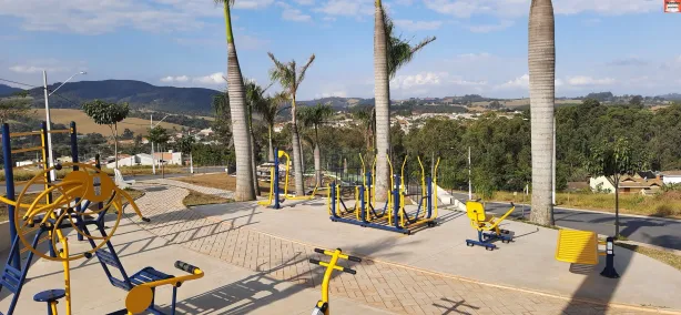 Lote/Terreno à venda, 301m² no Jardim Sevilha, Bragança Paulista