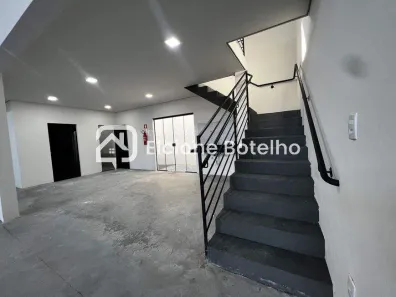 Galpão/Depósito/Armazém para alugar, 240m² no Planalto, Uberlândia