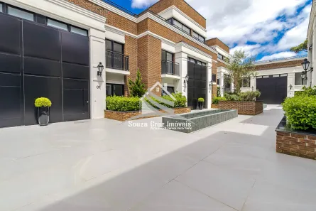 Casa com 3 Quartos à venda, 266m² no Ahú, Curitiba