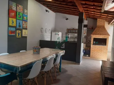 Casa com 3 Quartos à venda, 156m² no Jardim Taguá I, Estiva Gerbi