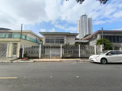 Casa com 3 Quartos para alugar, 435m² no Vila Canero, São Paulo