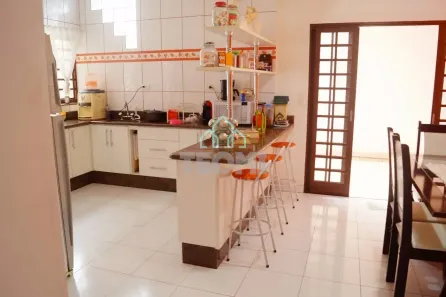 Sobrado com 4 Quartos à venda, 285m² no Vila Menino Jesus, Caçapava