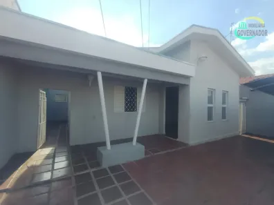 Casa com 3 Quartos para alugar, 138m² no Jardim García, Campinas