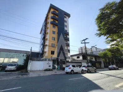 Apartamento com 3 Quartos para alugar, 139m² no América, Joinville