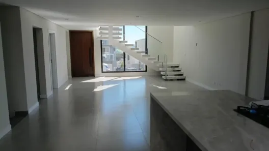 Casa com 4 Quartos para alugar, 229m² no Butiatuvinha, Curitiba