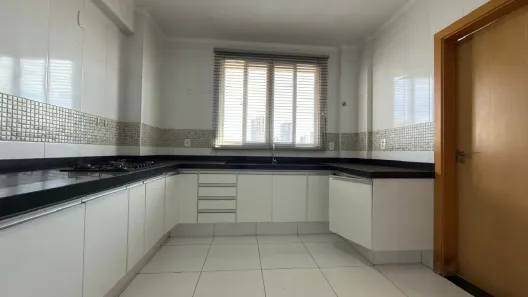 Apartamento com 3 Quartos à venda, 130m² no São José, Franca