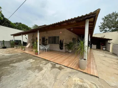 Fazenda/Sítio com 4 Quartos à venda, 340m² no Jardim Conquista, Jacareí