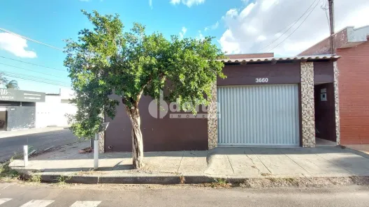 Casa com 3 Quartos à venda, 128m² no Custódio Pereira, Uberlândia