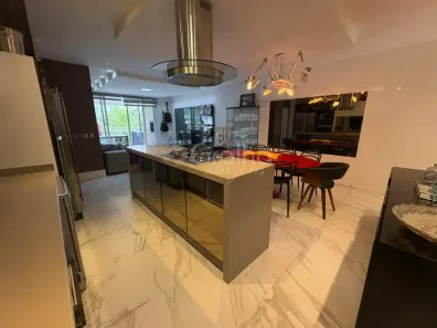 Apartamento com 3 Quartos para alugar, 144m² no Cachoeira do Bom Jesus, Florianópolis