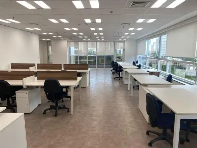Sala Comercial para alugar, 200m² no Jardim das Acácias, São Paulo