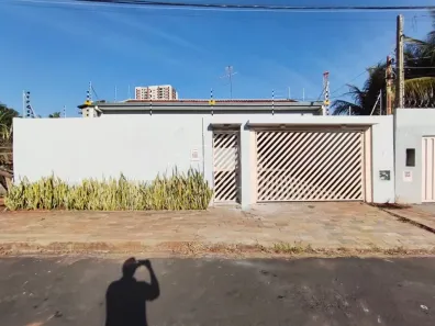 Casa com 3 Quartos para alugar, 167m² no Vila Girassol, Araraquara