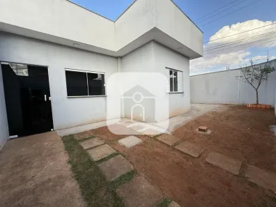 Casa com 2 Quartos para alugar, 100m² no Jardim das Palmeiras, Uberlândia
