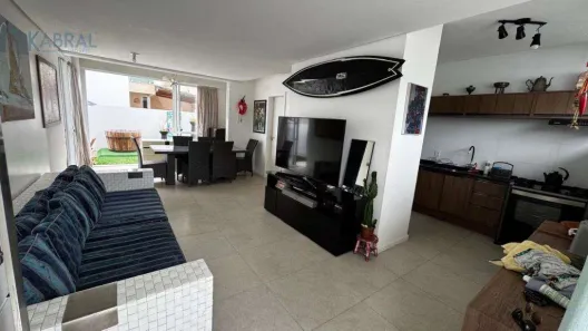 Casa com 3 Quartos para alugar, 12m² no Barra da Lagoa, Florianópolis