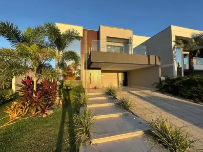 Casa de Condomínio com 3 Quartos à venda, 254m² no Cidade Alpha, Eusébio