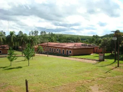 Fazenda/Sítio com 69 Quartos à venda, 242000m² no Vila Sottemo, Itapetininga