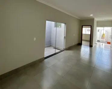 Casa com 2 Quartos à venda, 68m² no São Jorge, Uberlândia