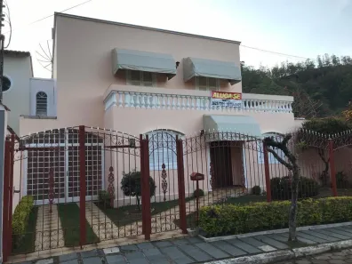 Sobrado com 5 Quartos à venda, 327m² no Centro, Itajubá