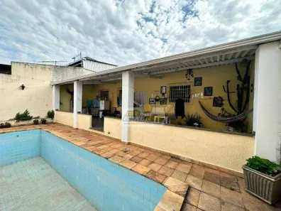 Casa com 4 Quartos à venda, 277m² no Santa Maria, Uberaba