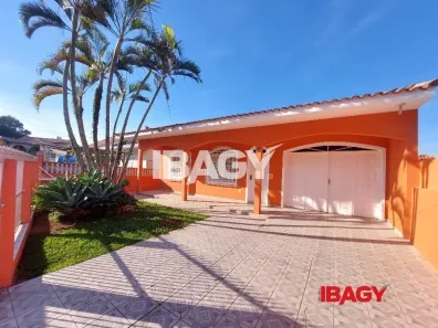 Casa com 3 Quartos para alugar, 180m² no Ponta de Baixo, São José