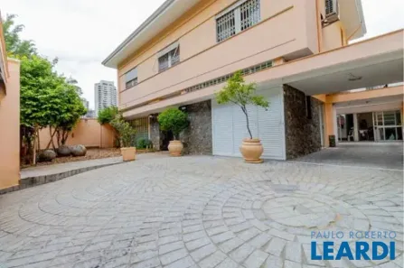 Casa com 5 Quartos à venda, 200m² no Pacaembu, São Paulo