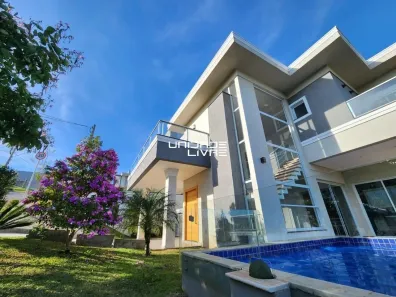 Casa de Condomínio com 4 Quartos para alugar, 190m² no Cézar de Souza, Mogi das Cruzes