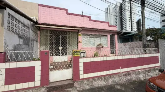 Casa com 4 Quartos à venda, 225m² no Casa Amarela, Recife