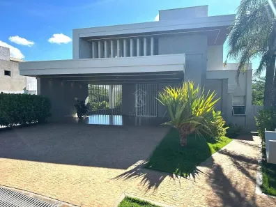 Casa com 4 Quartos para alugar, 20m² no Jardim Alvorada, Marília