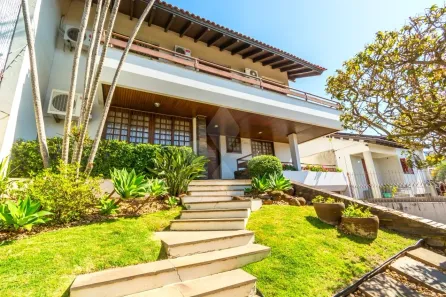 Casa com 4 Quartos à venda, 380m² no Três Figueiras, Porto Alegre