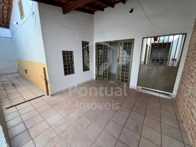 Casa com 3 Quartos para alugar, 120m² no Santa Rosa, Uberlândia