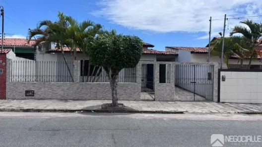 Casa com 3 Quartos à venda, 158m² no Centenário, Campina Grande