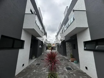 Sobrado com 3 Quartos à venda, 143m² no Recanto Som do Mar, Caraguatatuba