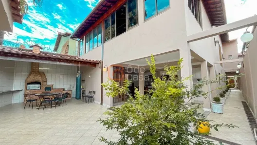Casa com 4 Quartos à venda, 400m² no Letícia, Belo Horizonte