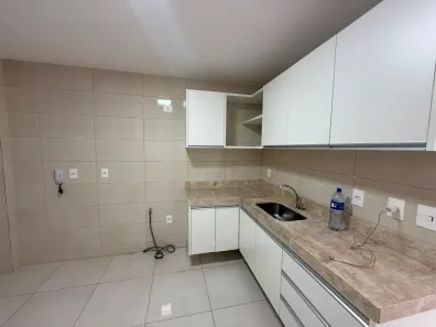 Apartamento com 3 Quartos para alugar, 90m² no Agamenon Magalhães, Caruaru
