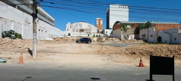 Lote/Terreno à venda, 2440m² no Centro-Sul, Cuiabá