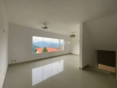 Casa de Condomínio com 4 Quartos para alugar, 200m² no Albuquerque, Teresópolis
