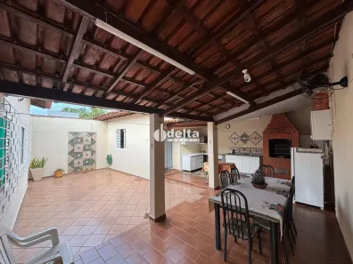 Casa com 3 Quartos à venda, 214m² no Vigilato Pereira, Uberlândia